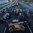 Contra abate de gado, agricultores franceses bloqueiam estradas, antes de votação de acordo com Mercosul