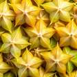Conhecida como 'fruta-estrela', carambola nutre e hidrata, mas tem contraindicações
