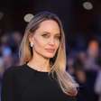Angelina Jolie mostra cicatrizes de mastectomia para alertar mulheres sobre câncer de mama