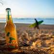 Cerveja anuncia parceria para preservação de praias históricas do surfe brasileiro