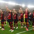 Jogador do Flamengo tatua seis troféus conquistados na temporada