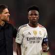Xabi Alonso evita polêmica após risadas de Vinicius Júnior no banco do Real: 'Não vi as imagens'