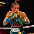 IMAGEM FORTE: Campeã mundial supera corte na têmpora e mantém cinturão após guerra no boxe em evento da Netflix