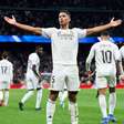 Real Madrid vence Sevilla e segue na caça do líder Barcelona