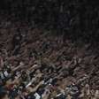 Torcida do Corinthians invade área destinada ao Vasco antes da final da Copa do Brasil; veja