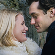 Já tem quase 20 anos, e eu assisto todo Natal desde que foi lançado. É a comédia romântica perfeita