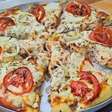 Pizza sem sovar: a receita mais fácil do mundo, pronta em minutos e sem precisar sovar a massa.