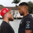 Anthony Joshua manda recado para Jake Paul; youtuber reage no treino aberto