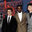 Eles cresceram (e se apaixonaram)! Veja em 15 fotos quem roubou o coração das 'crianças' de 'Stranger Things' na vida real