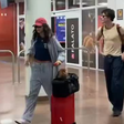 Shawn Mendes e Bruna Marquezine desembarcam juntos em aeroporto de Maceió