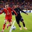 Time da Premier League busca jovem zagueiro canadense