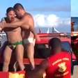 Casal de turistas é agredido após se recusar a pagar aumento em aluguel de cadeiras em Porto de Galinhas