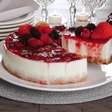 Cheesecake com nozes e frutas vermelhas