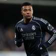 Real Madrid confirma entorse no joelho esquerdo de Kylian Mbappé