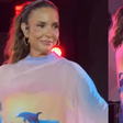Ivete Sangalo brinca com intérprete de Libras durante música ousada: 'Tentação'