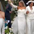 Cerimônia íntima ao ar livre e looks sofisticados: o casamento de Marta Silva com a ex-jogadora Carrie Lawrence na Flórida