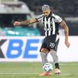 Botafogo avança para renovar com Barboza