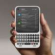 Parece um Blackberry: novo celular com teclado QWERTY é dedicado apenas à comunicação