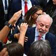 Lula pede defesa da democracia com 'unhas e dentes'