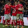 Wrexham faz história e elimina Nottingham Forest nos pênaltis na Copa da Inglaterra