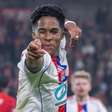 Endrick manda bem e marca em estreia pelo Lyon, que vence Lille pela Copa da França