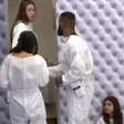 'BBB 26': Brothers reclamam de parede no Quarto Branco suja de fezes: 'Fedor'