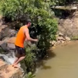 Jovem morre após saltar de cachoeira depois de comer; entenda os riscos