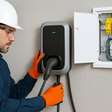 Carregador para veículo elétrico em condomínio passa a ser direito em SP
