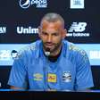 Weverton chega ao Grêmio com discurso forte e missão clara: "Tenho muita lenha para queimar"