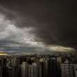 Chuvas deixam toda a cidade de SP em estado de atenção; Defesa Civil emite alerta extremo