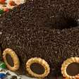 Brigadeirão com biscoito para brilhar no fim de semana