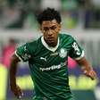 Palmeiras pode abrir espaço no elenco para Almada ou Arias