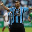 Carlos Vinícius brilha com hat-trick e Grêmio vence o São Luiz