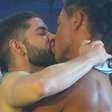 BBB 26: Breno e Marcelo protagonizam primeiro beijo da temporada e viralizam