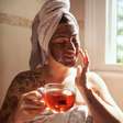 Nem cremes caros, nem procedimentos estéticos: os chás que ajudam a melhorar a saúde da pele