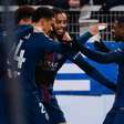 PSG vence Auxerre fora de casa e vai dormir na liderança do Francês