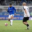 Cruzeiro perde para Democrata e complica vida do Atlético no Mineiro