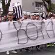 Torcedores do Botafogo protestam contra diretoria antes de jogo pelo Carioca