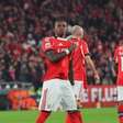 Benfica amassa Estrela Amadora em casa e mantém invencibilidade no Português