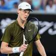Jannik Sinner vai às quartas de final do Australian Open