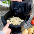 7 erros comuns que todo mundo comete na air fryer