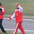 Hamilton celebra desempenho da Ferrari em testes em Barcelona