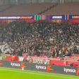 Torcida do Corinthians dá show e impressiona ingleses no Mundial; confira