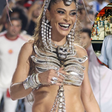 Juliana Paes exibe corpo sarado em ensaio de Carnaval e ganha elogio de Virgínia Fonseca: 'A perfeição dessa mulher'