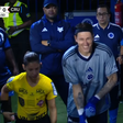 Dor de barriga? Cássio volta ao gramado rindo após ida ao vestiário no meio de jogo do Cruzeiro