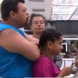 BBB 26: Web pede expulsão de Milena por segurar garfo durante briga