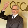 A resposta hilária de Steven Spielberg sobre ser mais citado que Deus em discursos do Oscar