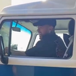 Saiba o valor médio da Kombi de luxo que Neymar ganhou de presente do pai