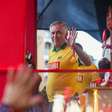 Técnico da Seleção Brasileira, Ancelotti curte o carnaval em Salvador e ouve pedido: "Traz o hexa"