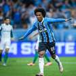 Com desconforto muscular, Willian vira preocupação no Grêmio